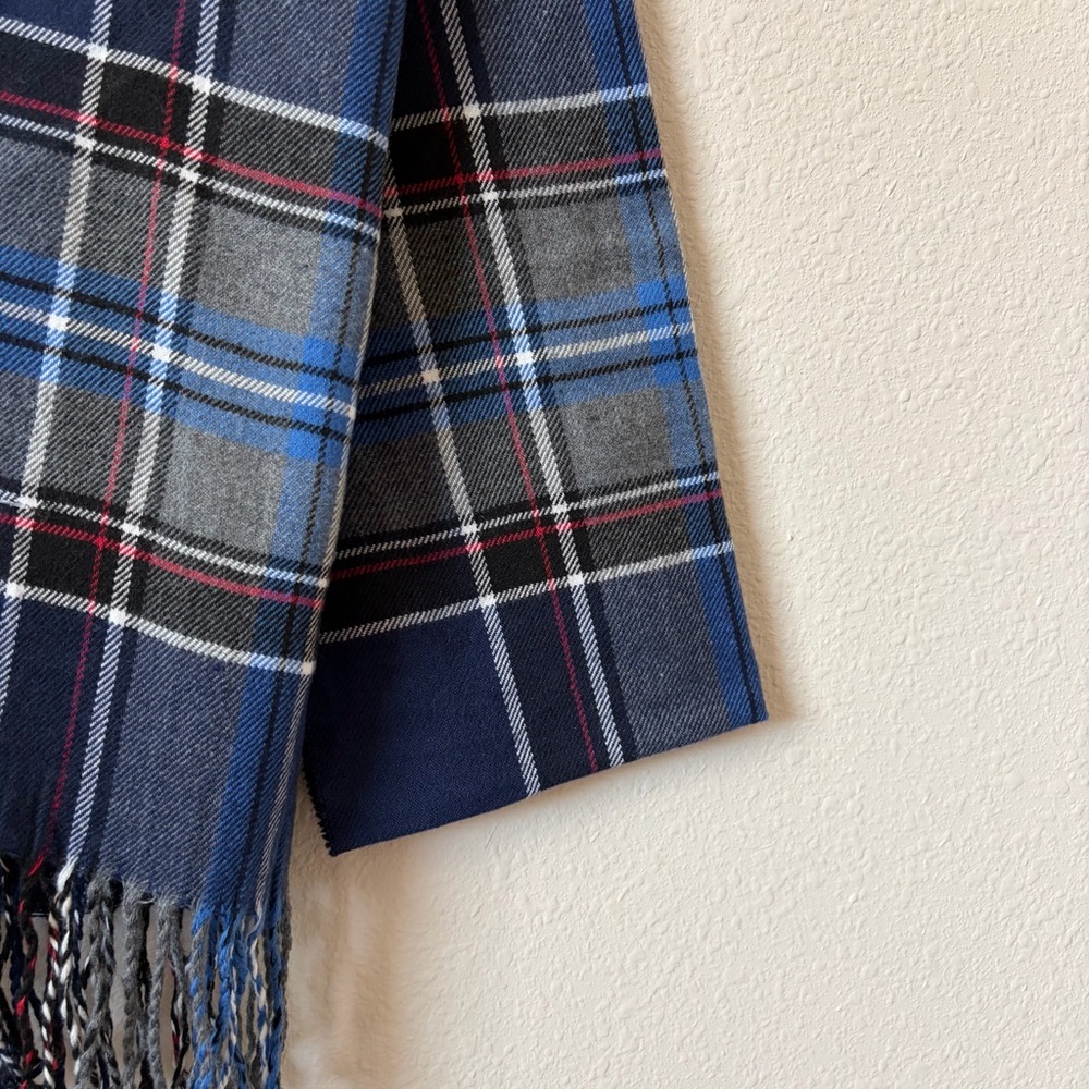 Macy's Soft Cashmere-like Winter Fall Navy, Gray Blue Plaid Men's Fringe Scarf - Picture 4 of 6